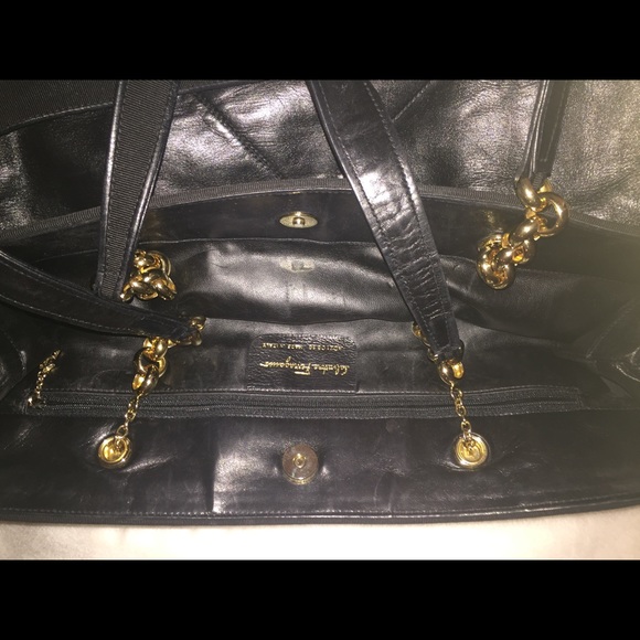“AUTHENTIC” SALVATORE FERRAGAMO QUILTING BAG - Picture 4 of 8